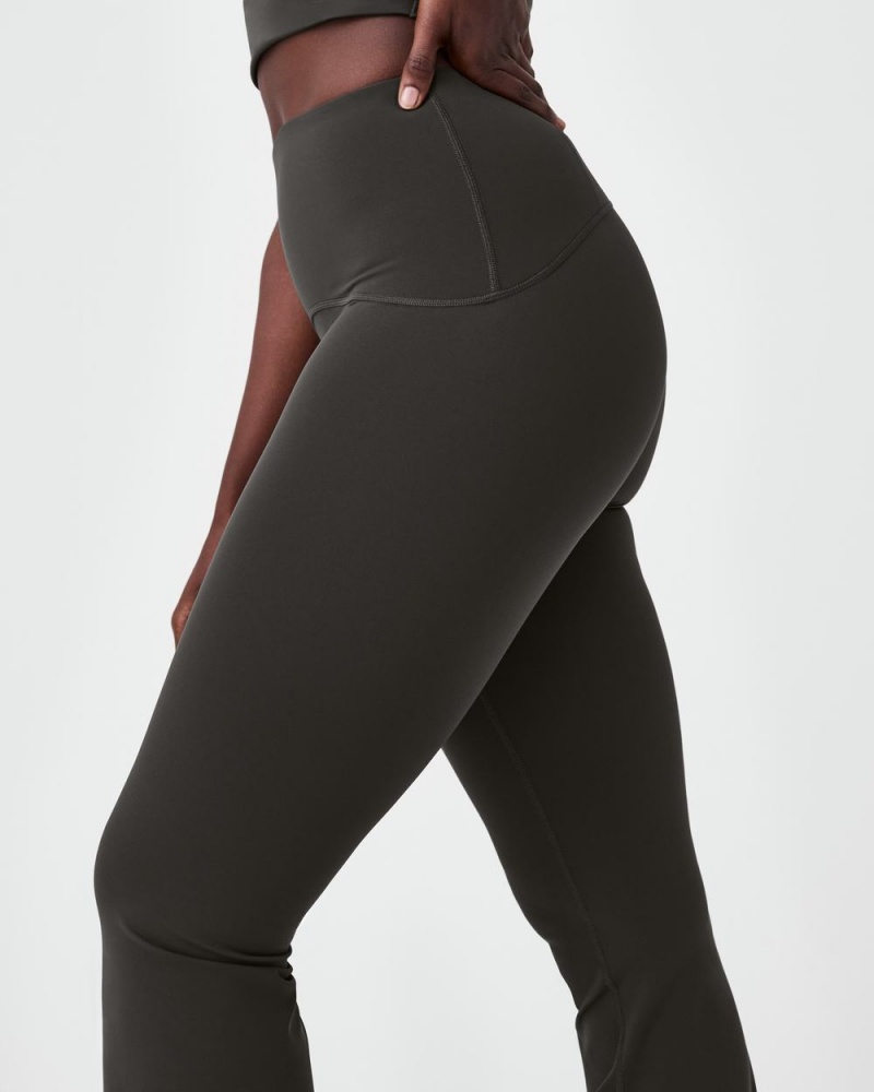 Spanx Booty Boost® Flare Yoga Tayt Kadın Zeytin Yeşili | YLUPWO368