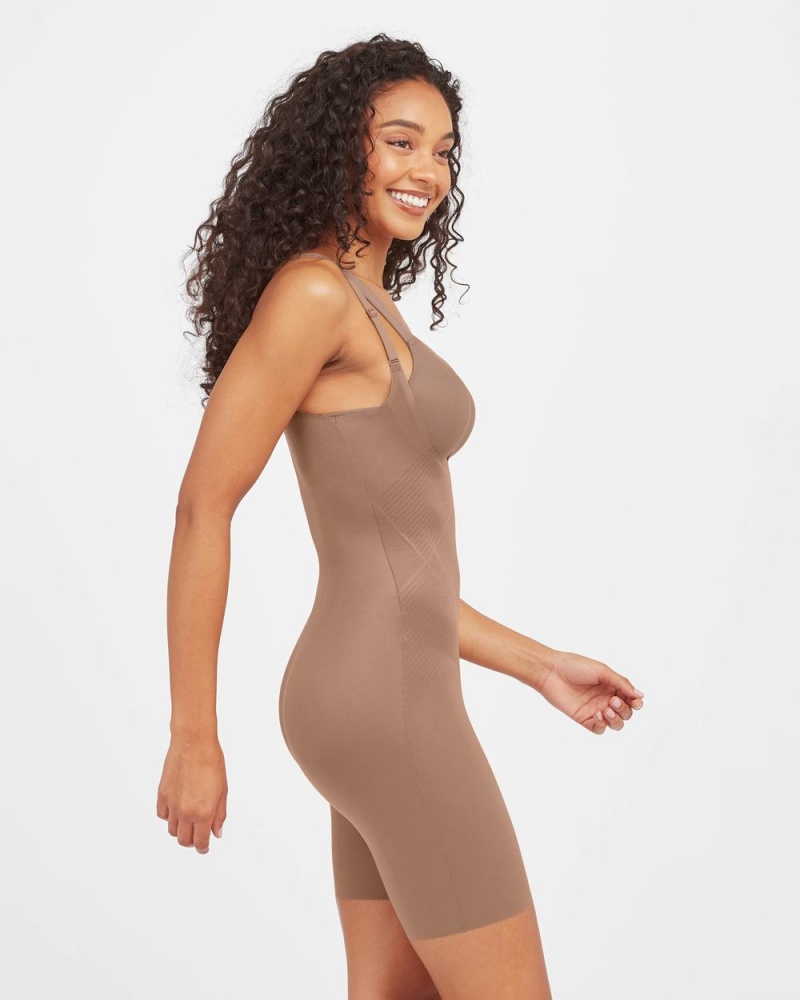 Spanx Thinstincts® 2.0 Open-Bust Mid Cut-Thigh Bodysuit Kadın Cafe Au Lait | QUILVD183